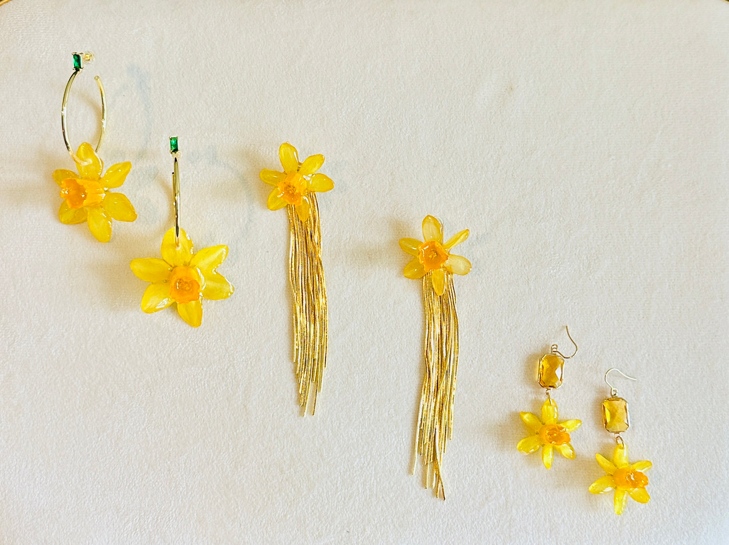 Daffodil Fringe Studs