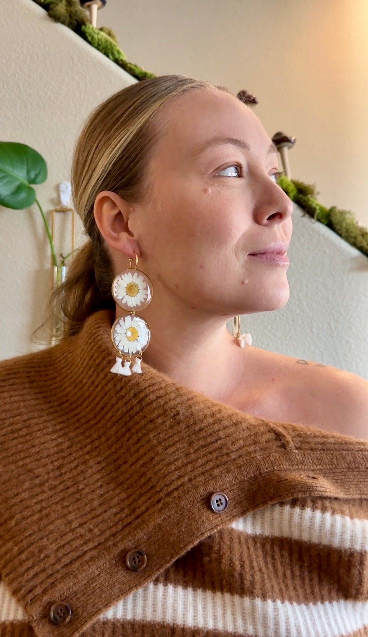 Daisy Fringe Huggies