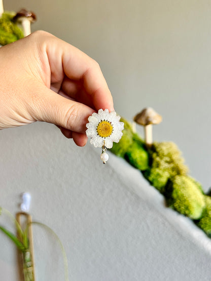 Daisy Pearl Braid Charm