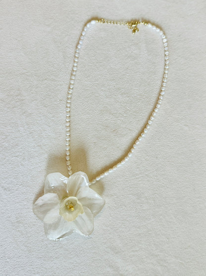 White Daffodil Pearl Necklace