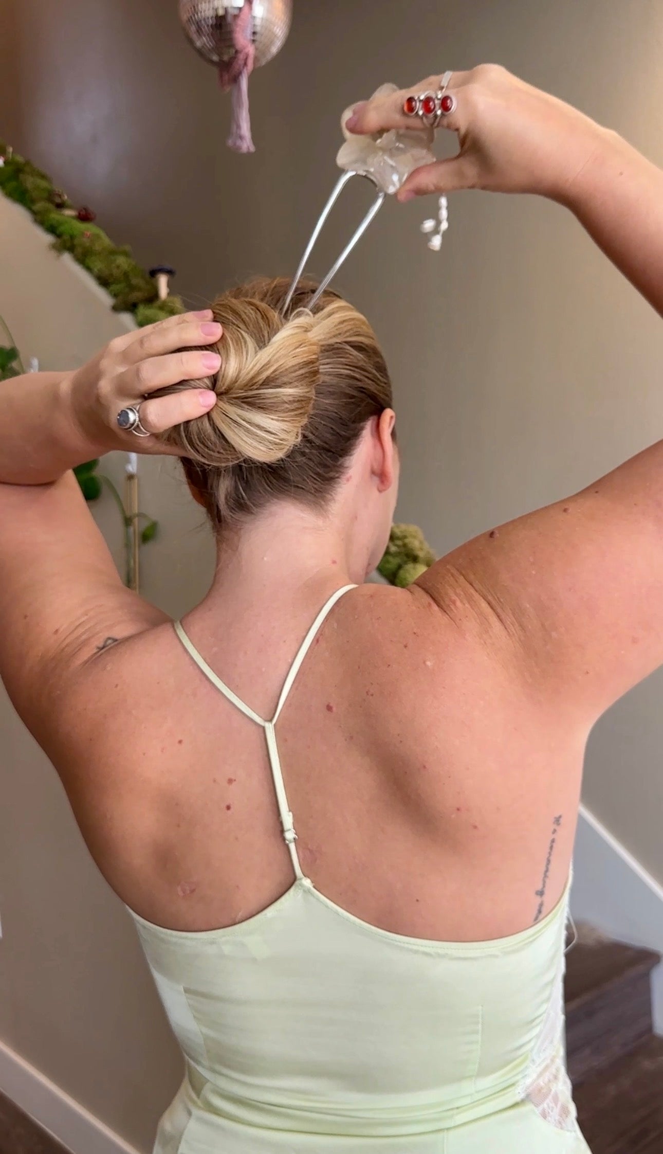 White Daffodil French Pin