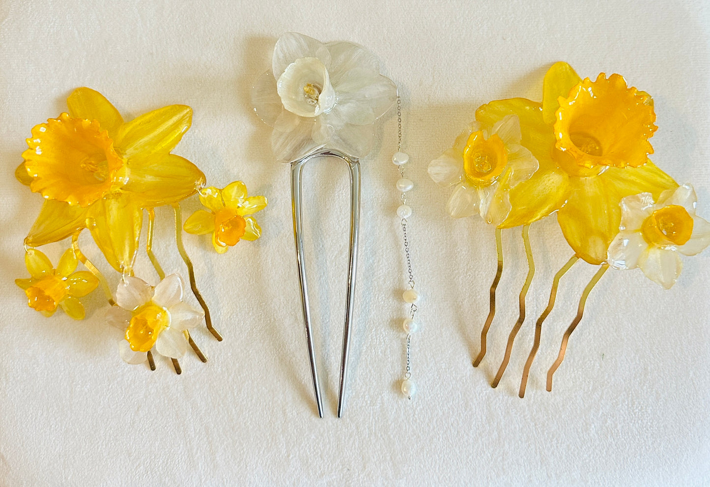 White Daffodil French Pin