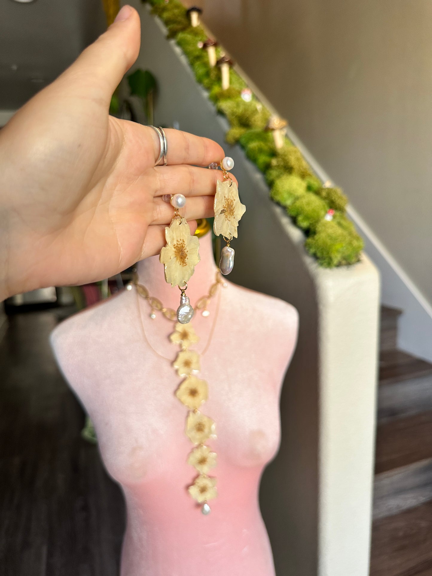 Pressed White Rose Drop Choker