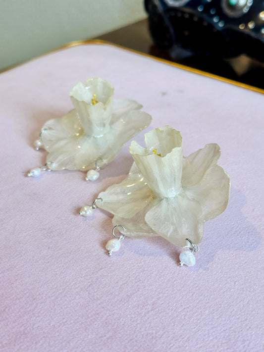 White Daffodil Studs