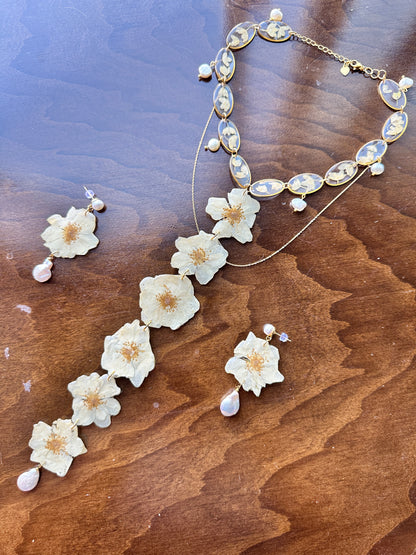 Pressed White Rose Drop Choker