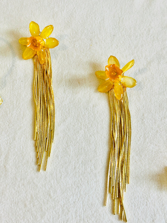 Daffodil Fringe Studs