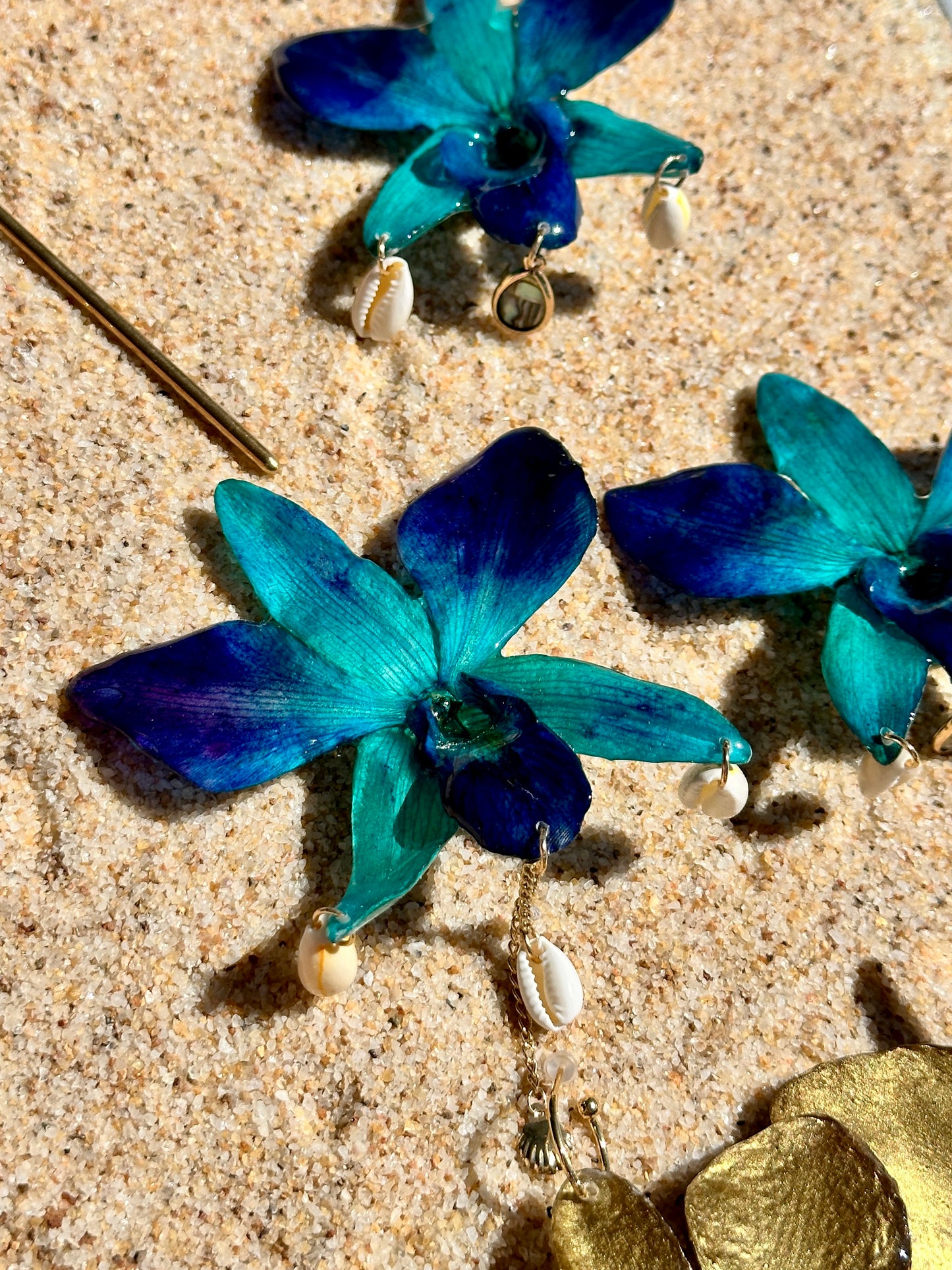 Indigo Orchid Shell Hair Clip