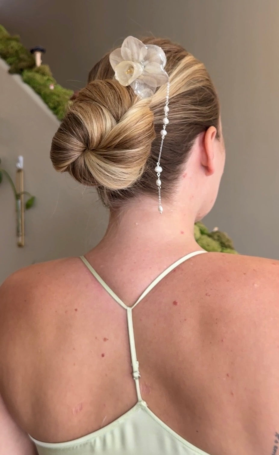 White Daffodil French Pin