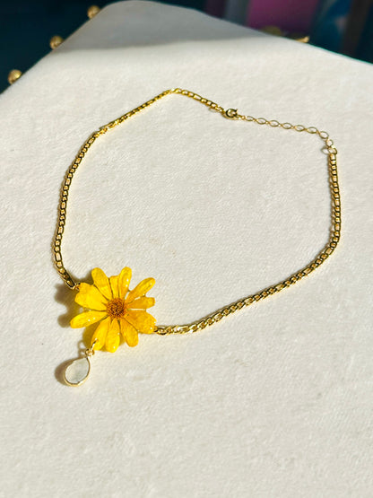 Daisy Moonstone Choker