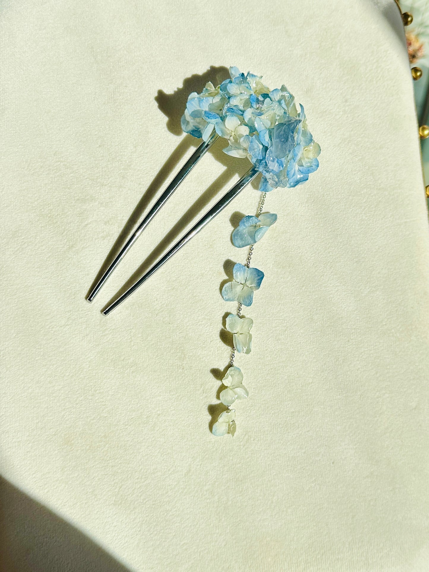 Hydrangea Cloud Hair Pin