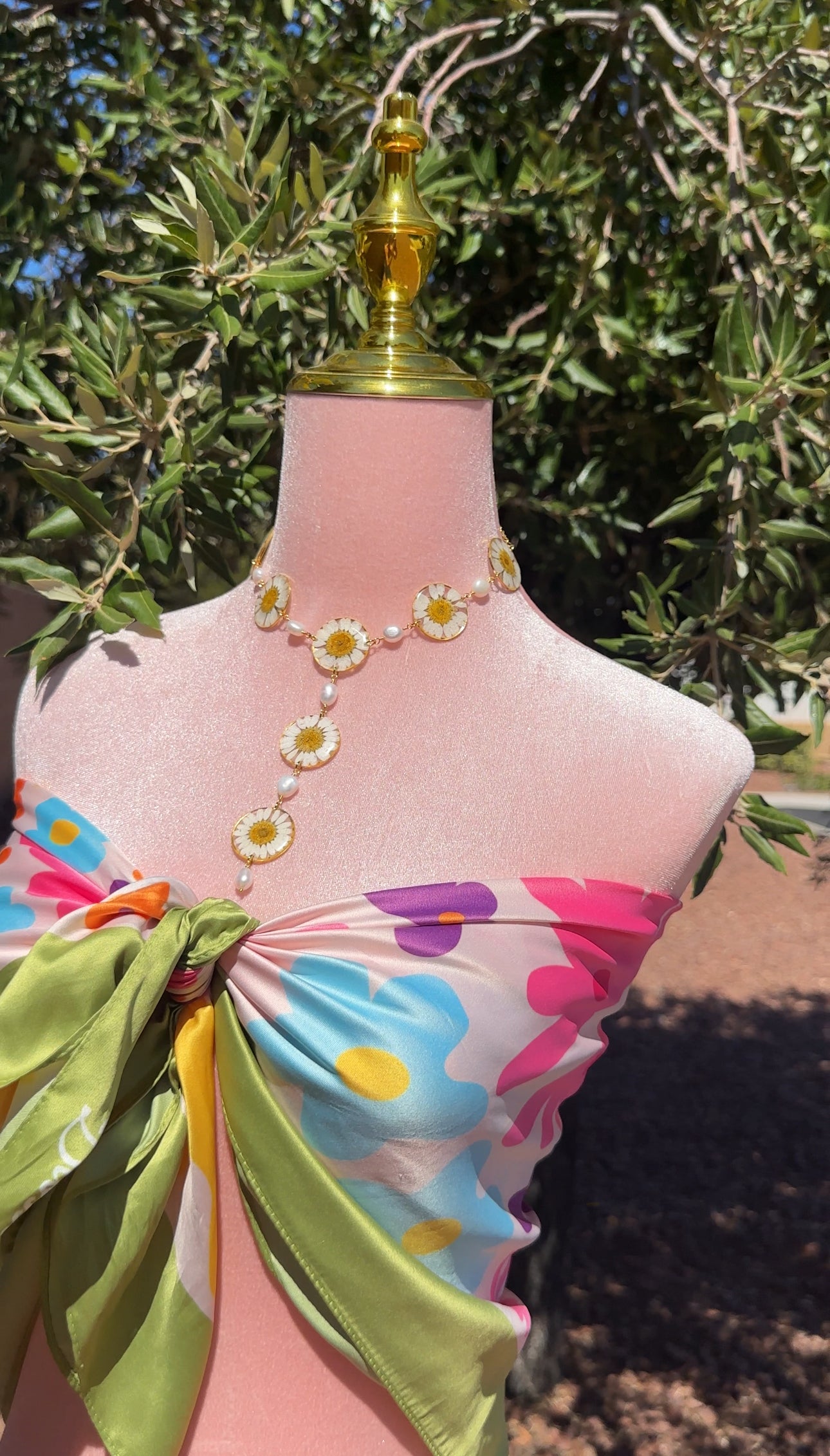 Daisy Drop Pearl Choker