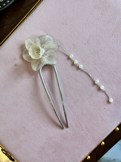 White Daffodil French Pin