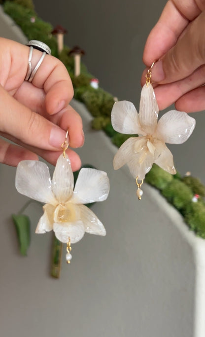 Short White Dendrobium Orchid Dangles